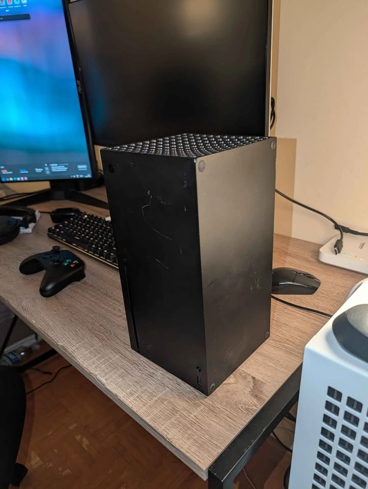 Xbox Series X Bundle - $490 (Console + 2 Controllers + Extras) - photo 4
