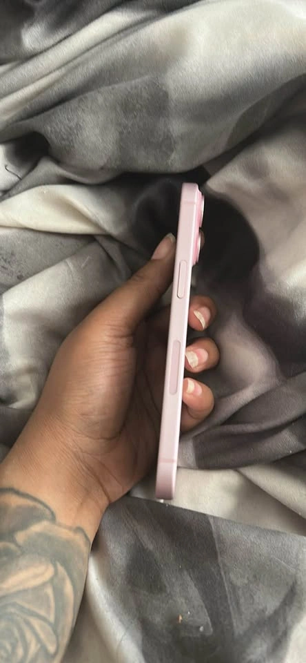 Unlocked Pink iPhone 15 128GB for Sale! - photo 3