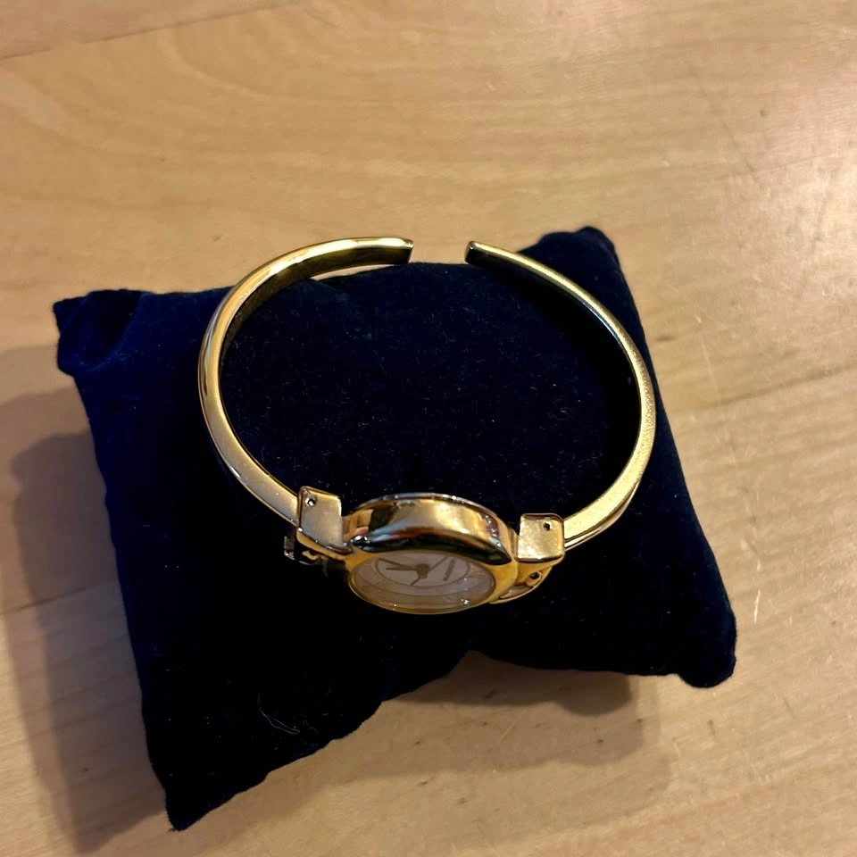 Liz Claiborne Bangle Watch - photo 3