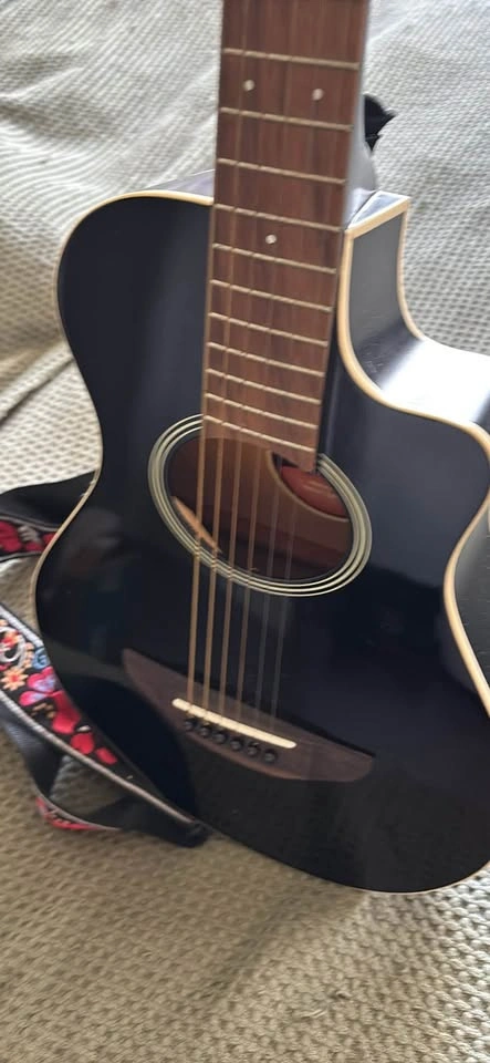 Yamaha APTXT2 Black Acoustic-Electric Guitar - Built In Tuner - photo 2