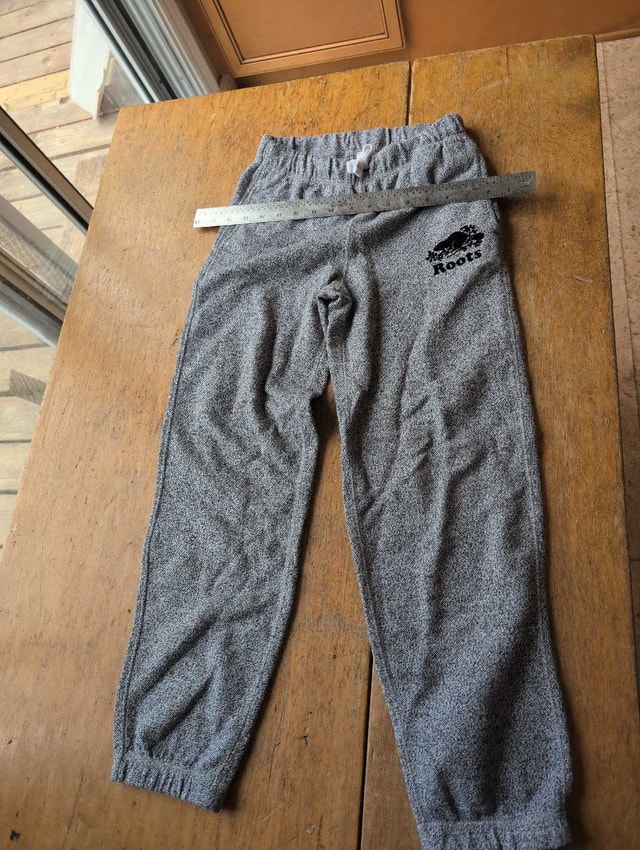 Roots Pants kids size 10 grey