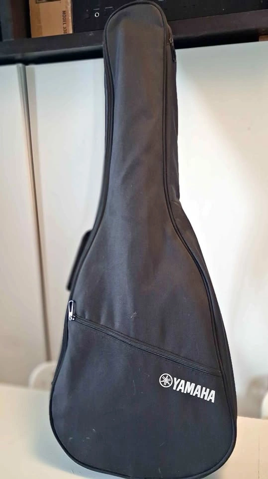 Yamaha Acoustic/Electric Travelers Guitar with Gig Bag