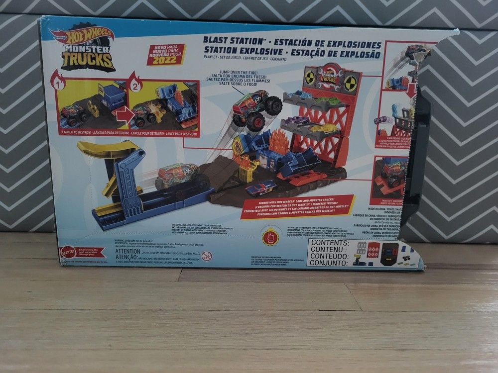 Hotwheels Monster Trucks Blast Station - photo 2