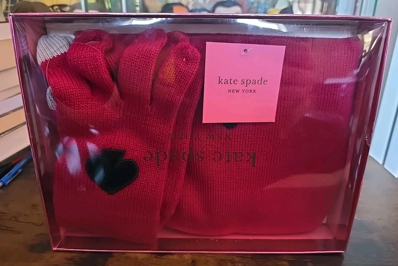 Kate Spade New York Pomegranate Logo Hat & Gloves Set (NIB)