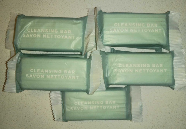 Cleansing Bar Savon Nettoyant Set of 5 NEW