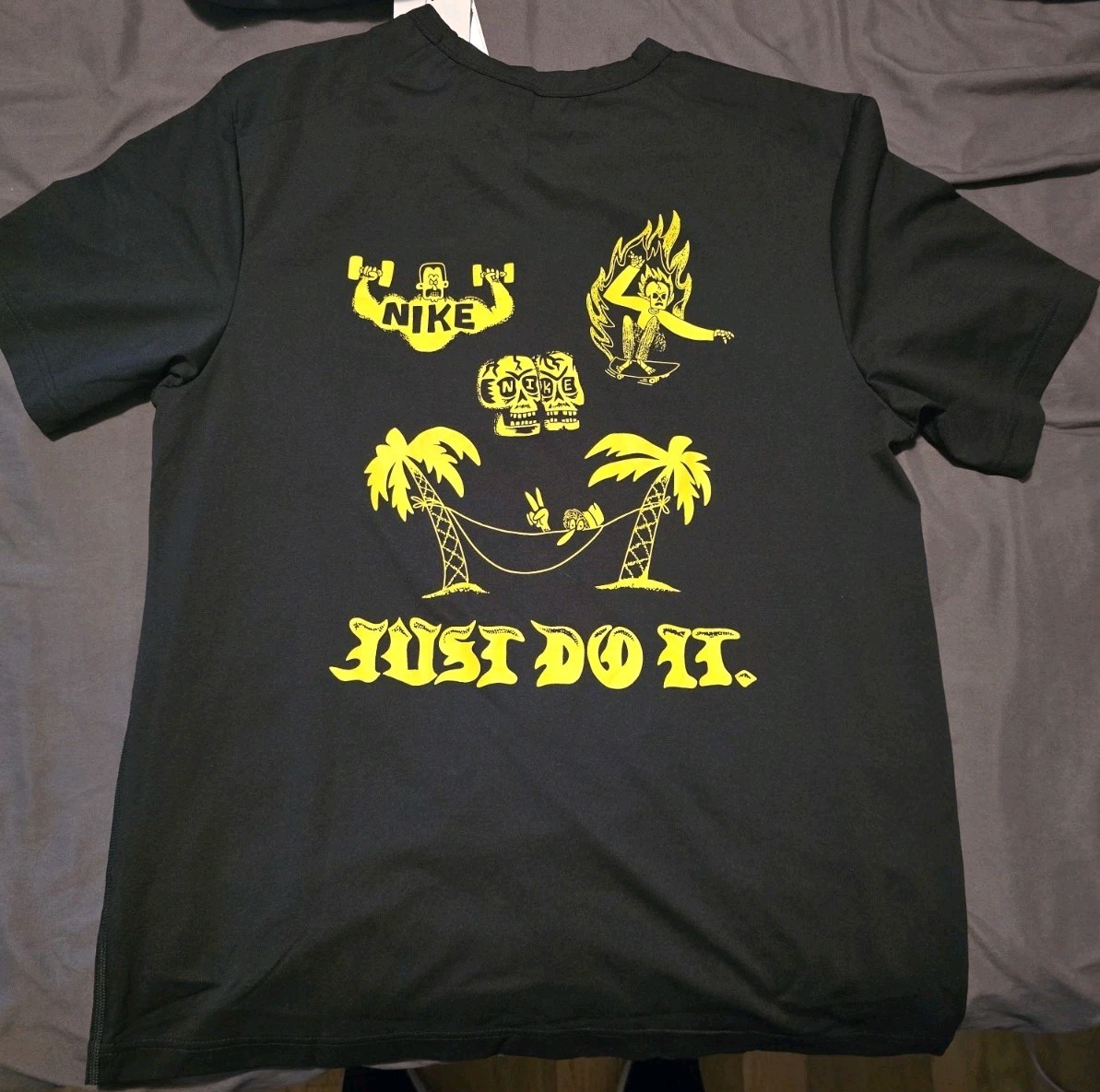 Nike Dri-FIT T-Shirt - Medium - Black/Yellow - New w/ Tags - photo 2