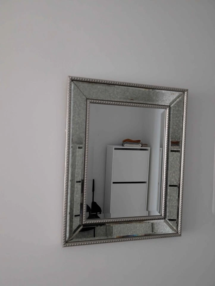 Elegant Set of Two Wall Mirrors - photo 3