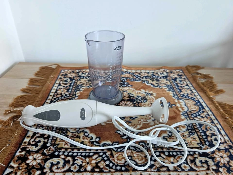 Hand Blender with Measuring Beaker