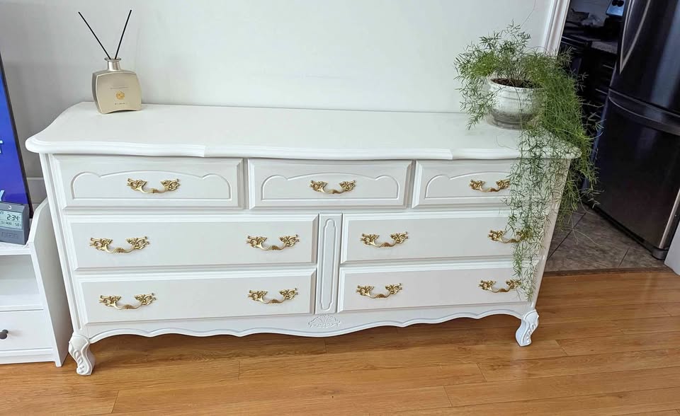 Stunning French Provincial Refinished Dresser. Can Deliver