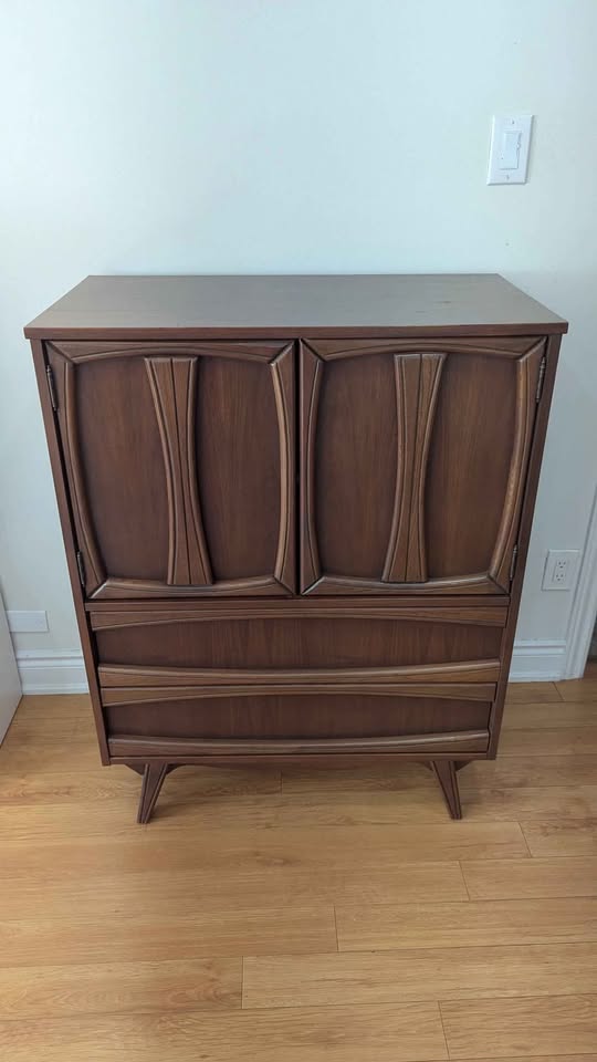 RARE MCM HIGHBOY CUBBY/ TALLBOY DRESSER. CAN DELIVER - photo 2