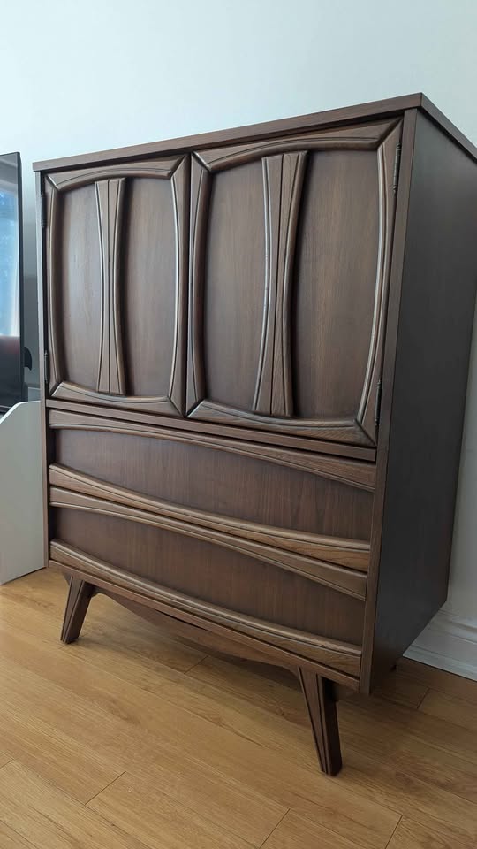 RARE MCM HIGHBOY CUBBY/ TALLBOY DRESSER. CAN DELIVER - photo 4