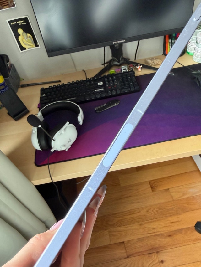 iPad Air 5th Gen (64GB, Purple) - photo 3
