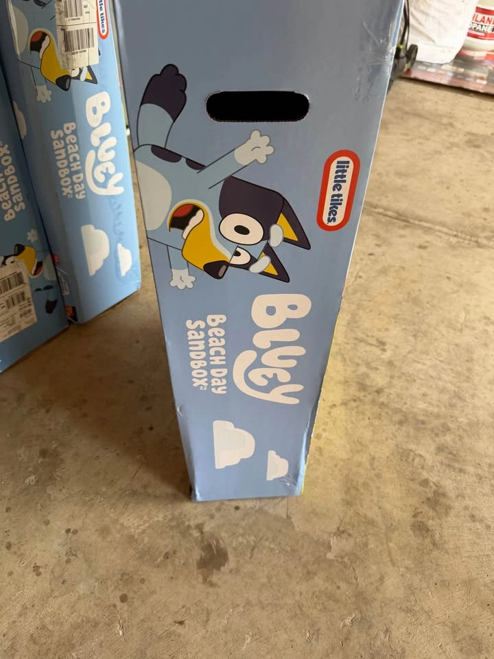 Little Tikes Bluey Beach Day Sandbox - photo 4