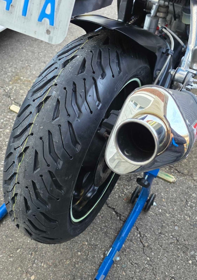 2009 Yamaha R6S - photo 3