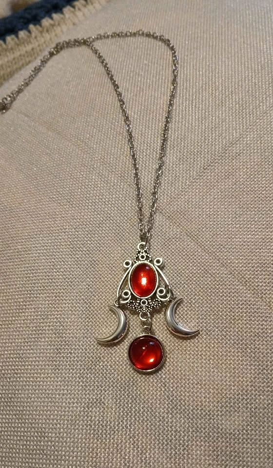 New Silver Red Triple Moon Necklace - photo 2