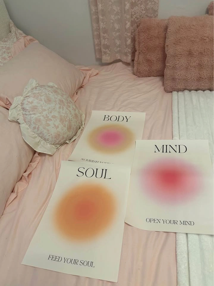 3 Posters - photo 2