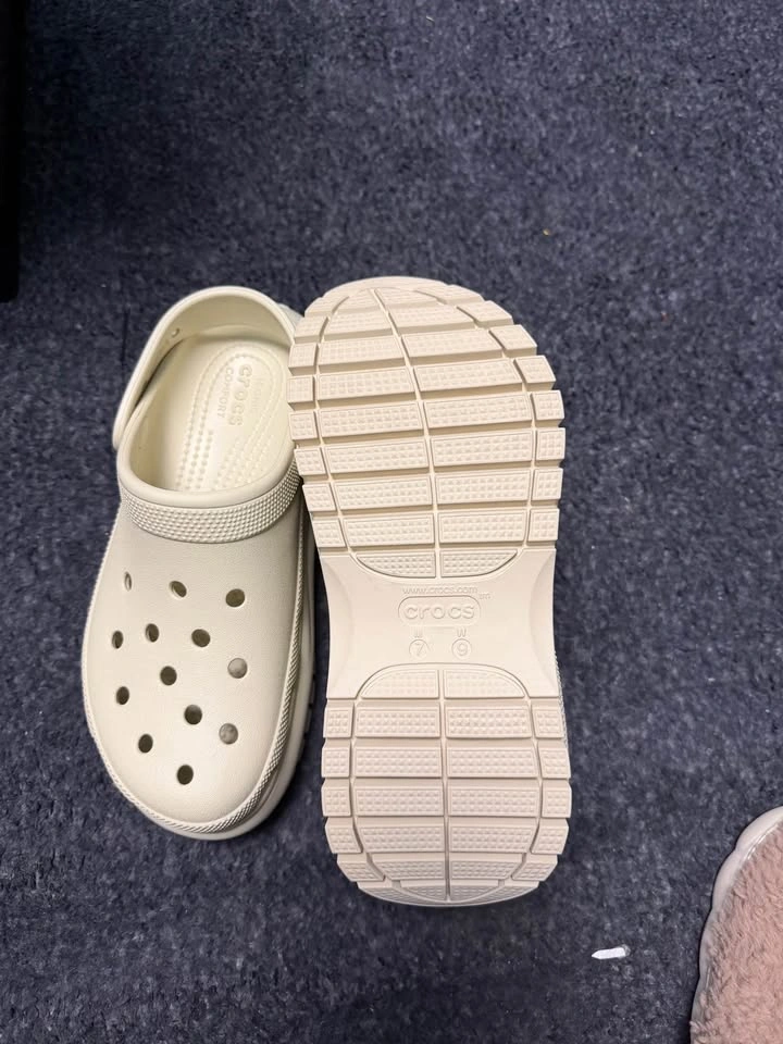 Brand new unisex crocs women size 9 mens size 7 - photo 5