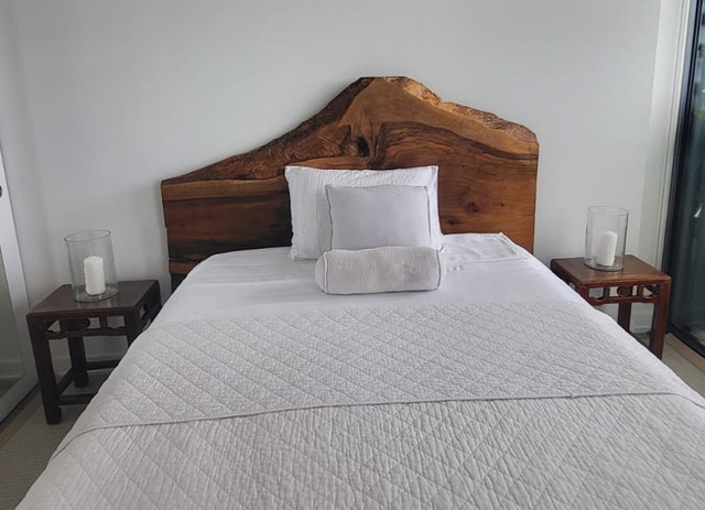 SOLID WALNUT HEADBOARD + 2 BEDSIDE TABLES - photo 2