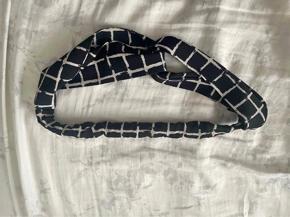 Black and white grid pattern headband