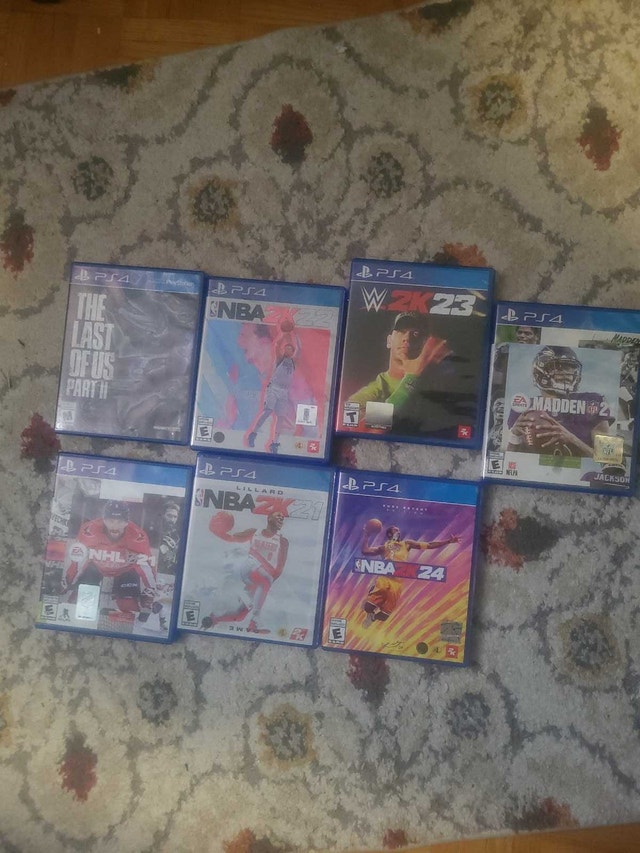 PlayStation 4 with Games and 2 Controllers - photo 2