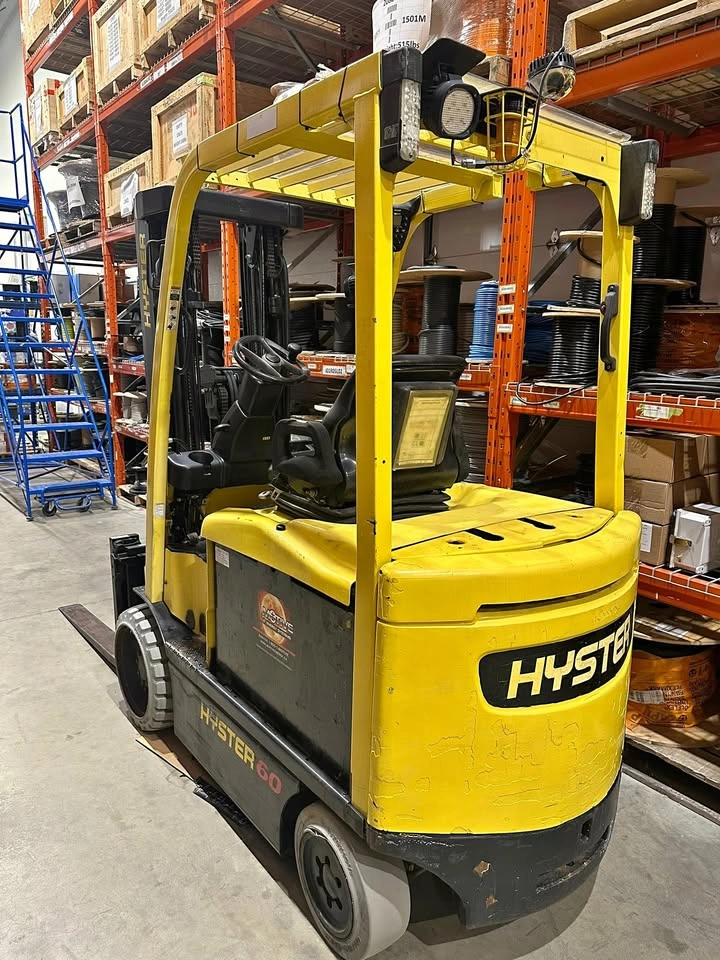 2014 Hyster 6000lbs Electric Forklift - Triplex w/Sideshift