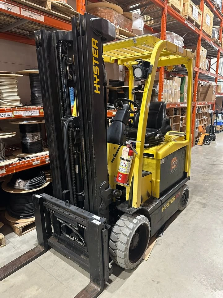 2014 Hyster 6000lbs Electric Forklift - Triplex w/Sideshift - photo 2