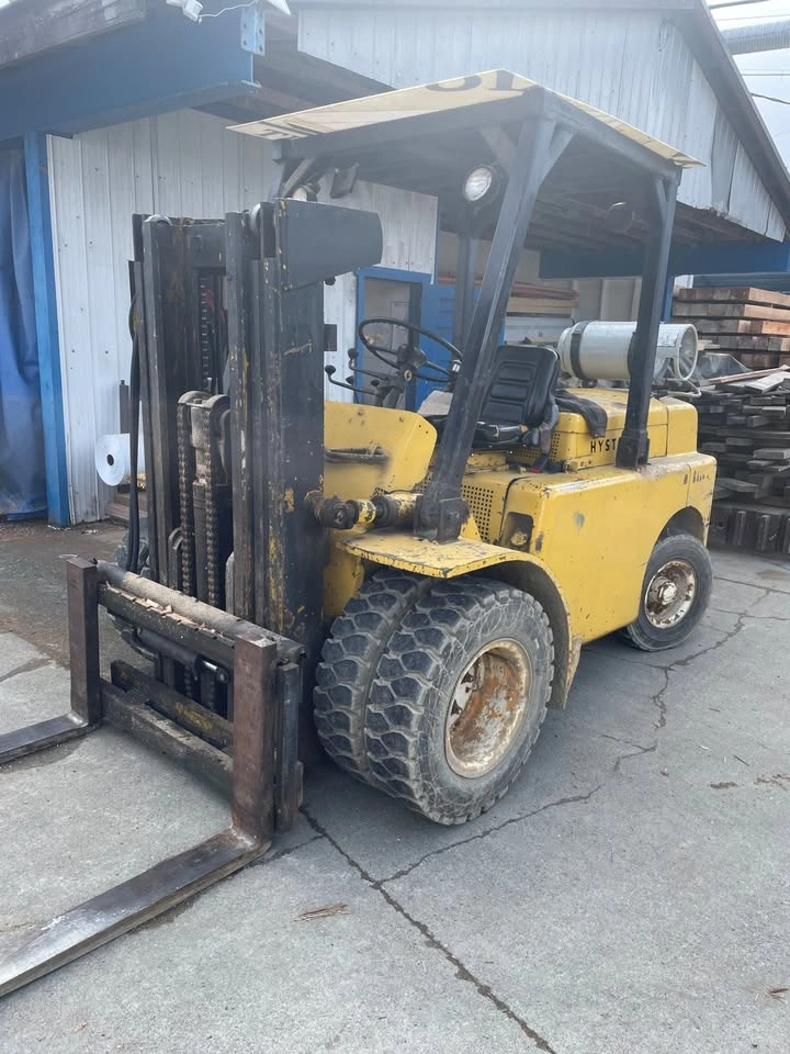 1972 Hyster 8000lbs Dual Pneumatic Forklift - photo 2