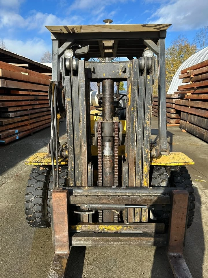 1972 Hyster 8000lbs Dual Pneumatic Forklift - photo 4