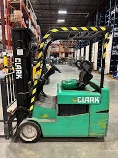 Crown Three-Wheeler 188" Triplex Forklift - photo 4