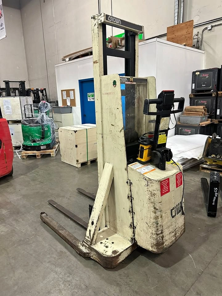 Crown 20MT 130" Stacker
