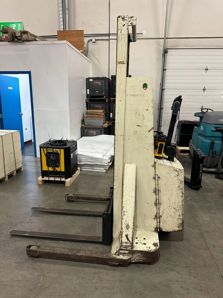 Crown 20MT 130" Stacker - photo 2