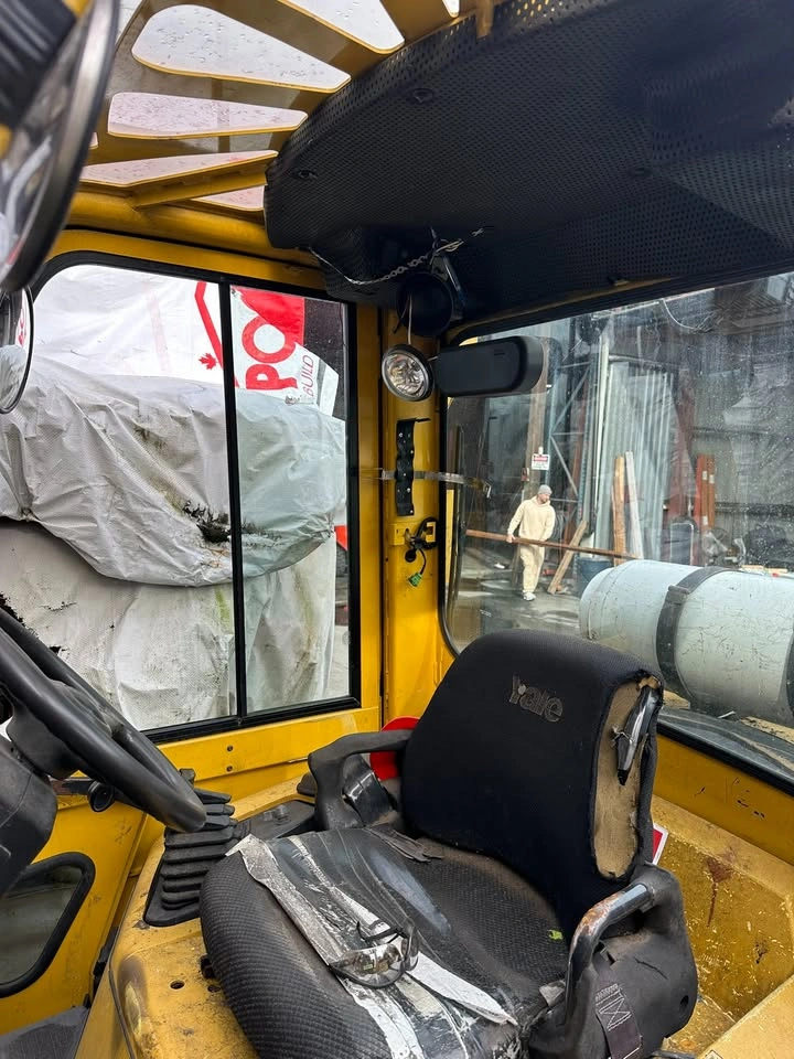 2005 Yale 11000lbs Lumber Forklift - photo 5