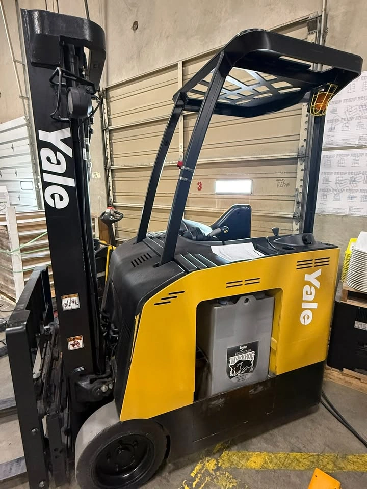 2019 Yale Electric Stand-On Forklift 199” Triplex - photo 2