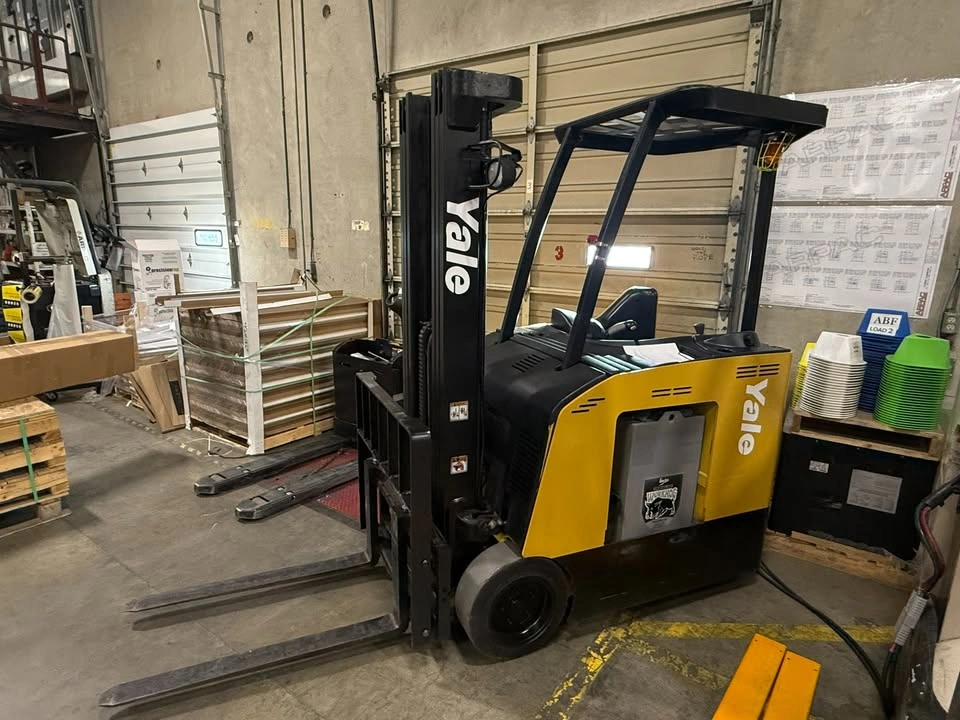 2019 Yale Electric Stand-On Forklift 199” Triplex - photo 3