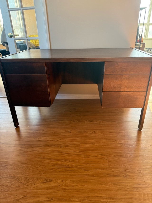 Vintage Full-Size Office Desk - Excellent Condition - photo 5