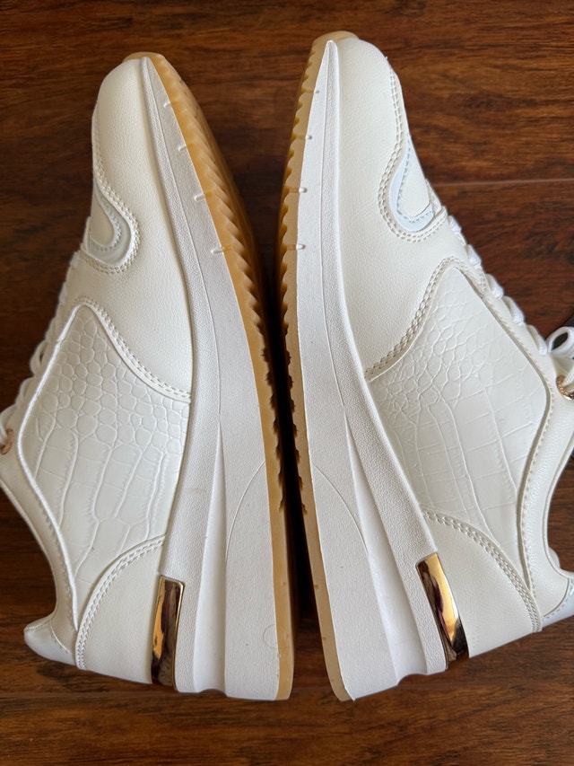 Casual Sneakers, NEW Retails $50.00: Size 8 - photo 2