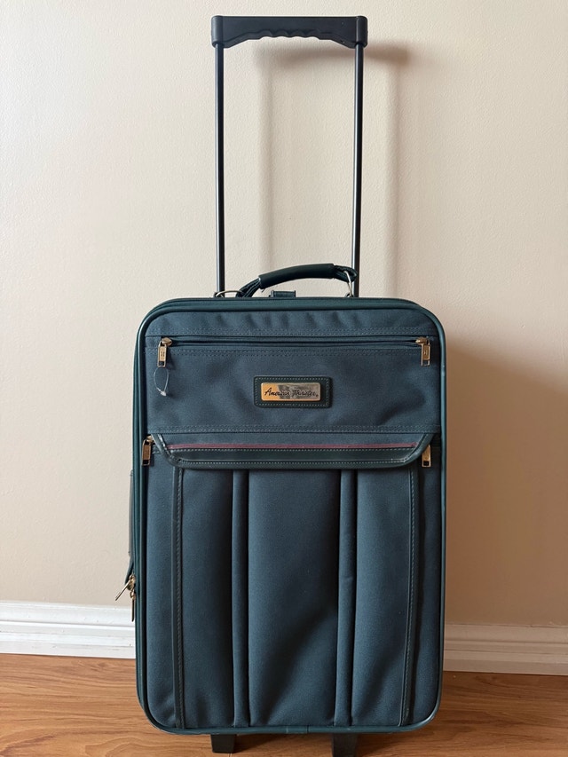 Carry-On Luggage/Good Condition ✅ Price Negotiable!