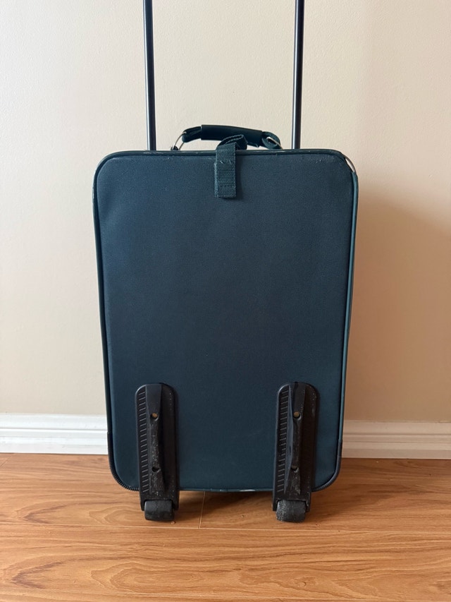Carry-On Luggage/Good Condition ✅ Price Negotiable! - photo 3