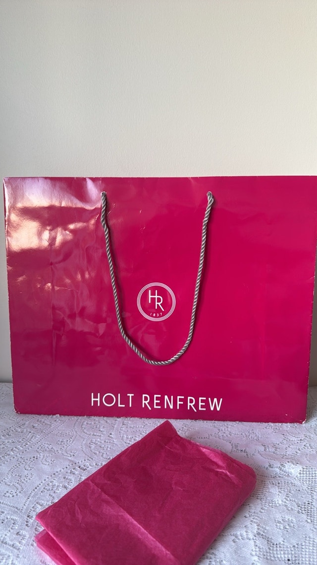 HOLT RENFREW PAPER GIFT BAGS (great condition) - photo 2