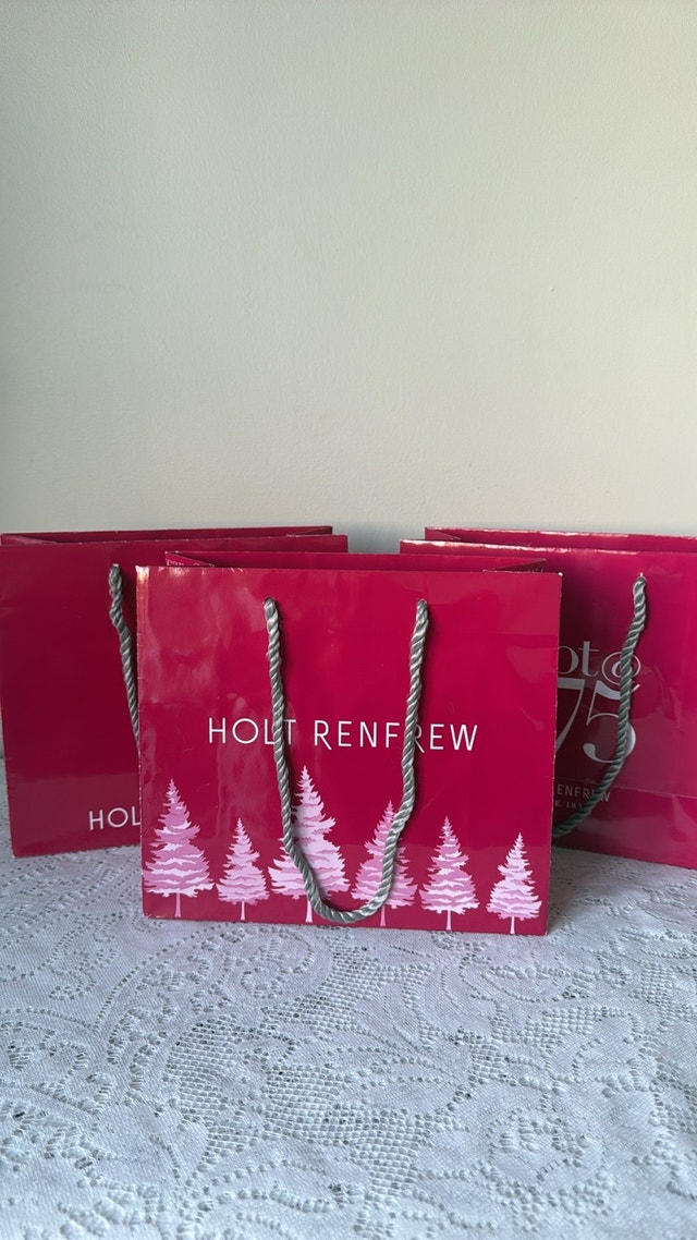 HOLT RENFREW PAPER GIFT BAGS (great condition) - photo 4