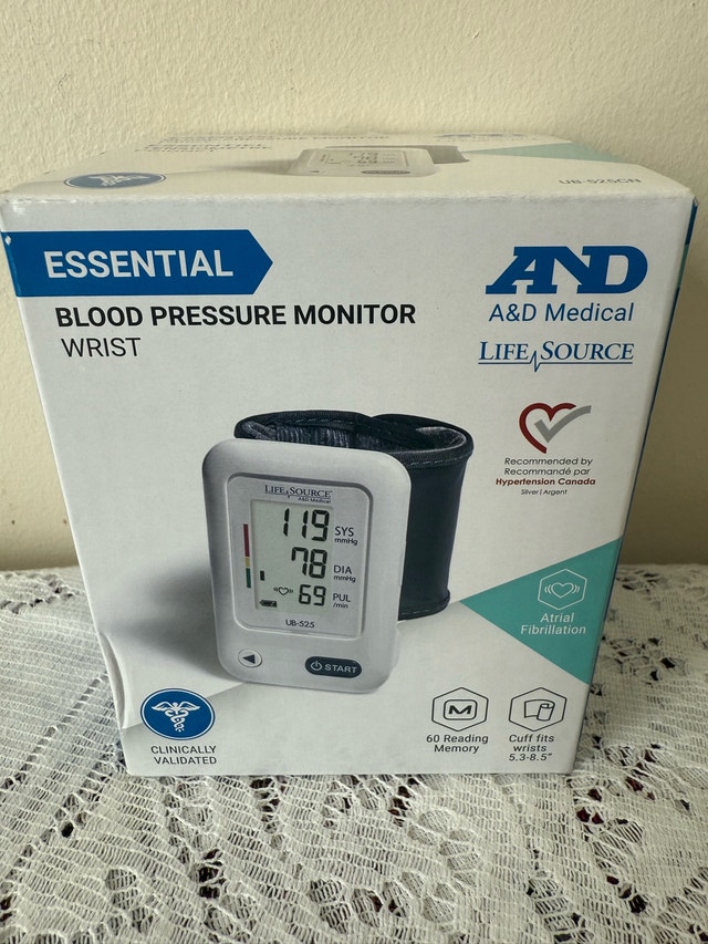 Blood Pressure WRIST Monitor (New)