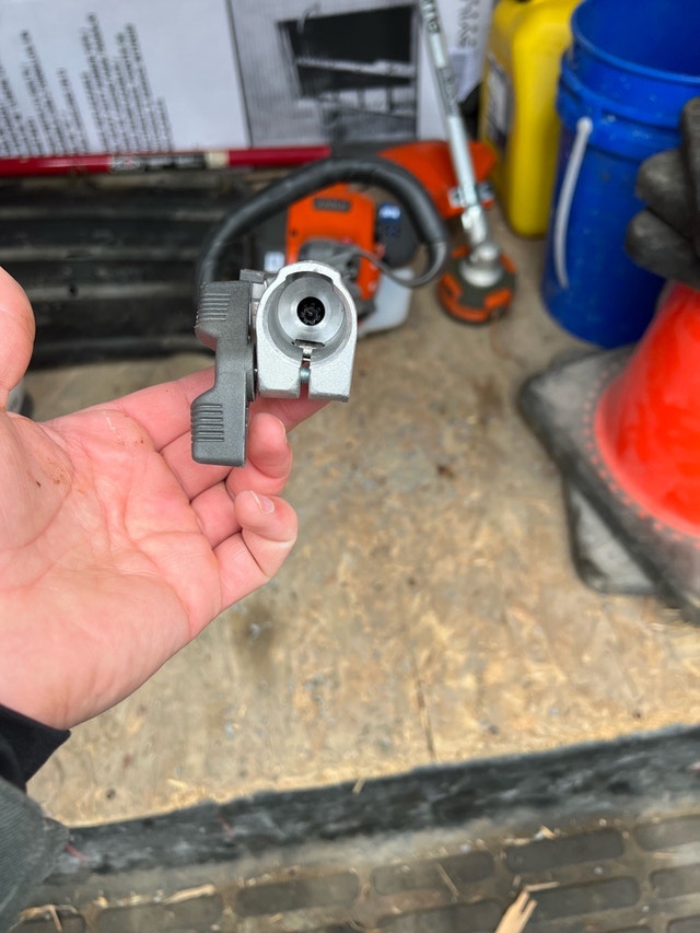 Husqvarna 330LK Combi Power Head – Like New! - photo 2