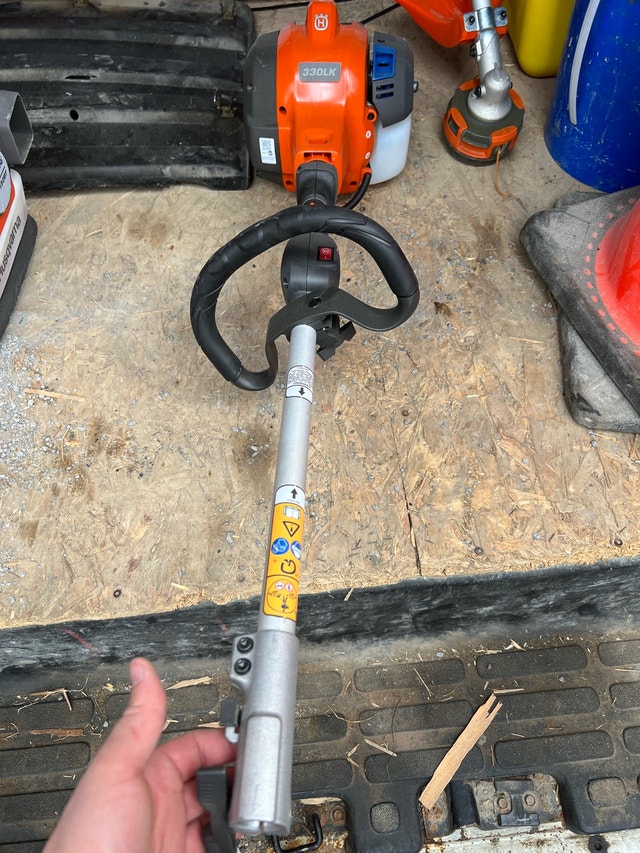 Husqvarna 330LK Combi Power Head – Like New! - photo 3