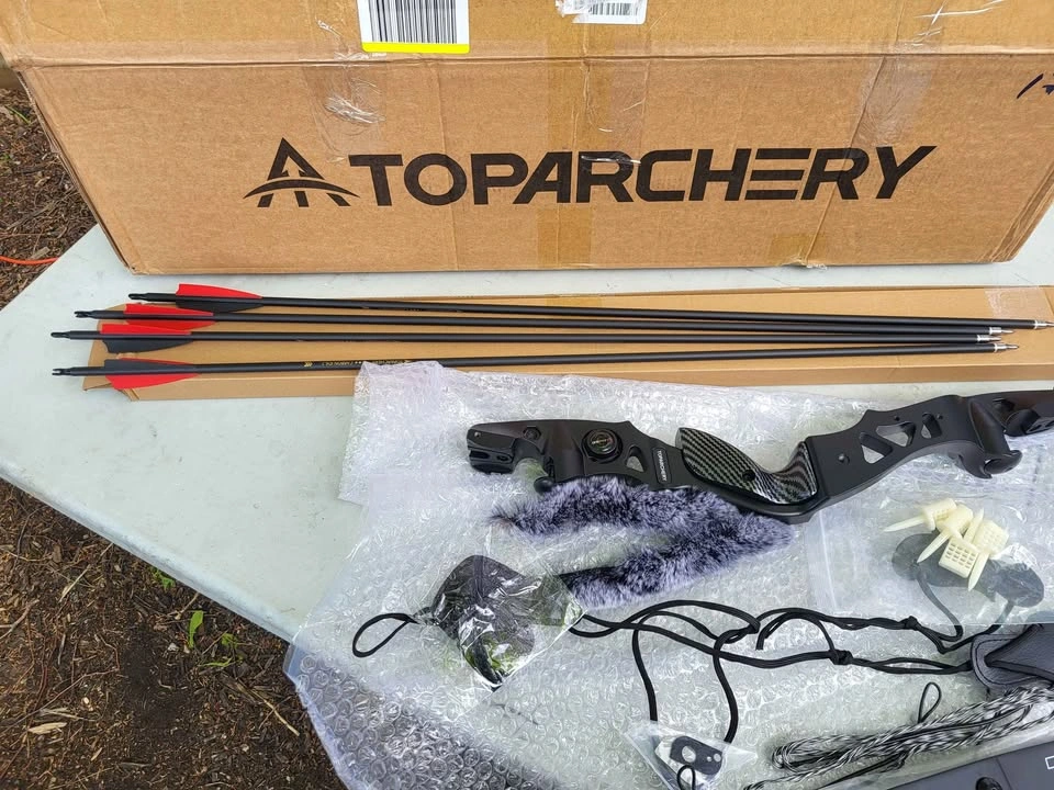Brand new TOPARCHERY ILF Recurve Bow Set - photo 3
