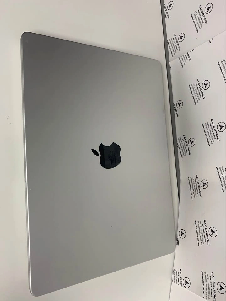 2021 Apple MacBook Pro - photo 2
