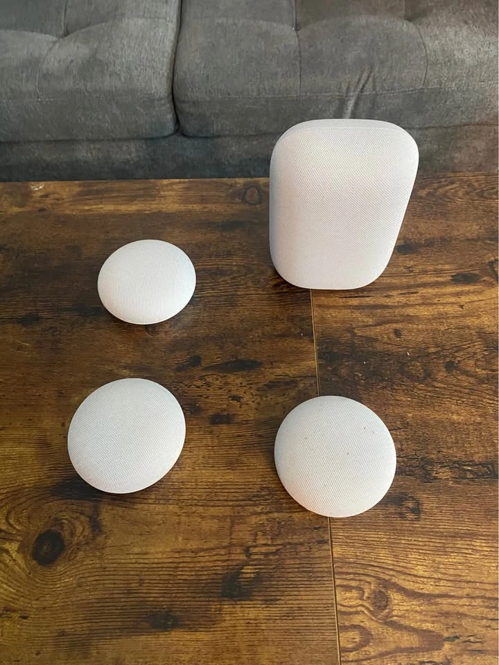 Moving Sale: Furniture, Electronics, Kitchenware Bundle - photo 3