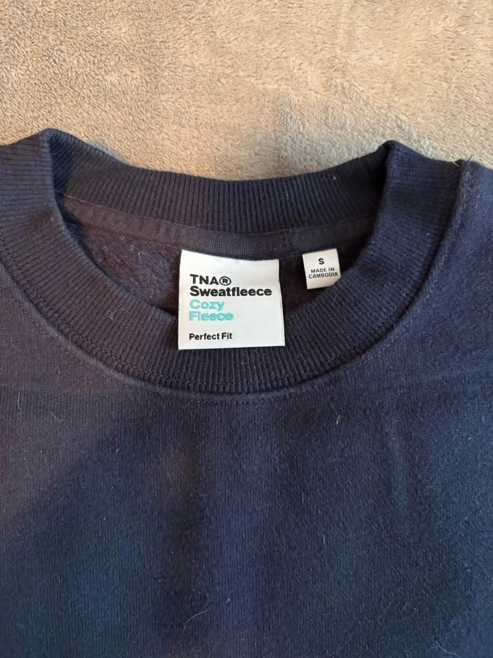 3 TNA Perfect Fit Crewnecks (Size S) - photo 2