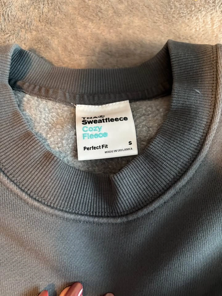 3 TNA Perfect Fit Crewnecks (Size S) - photo 3