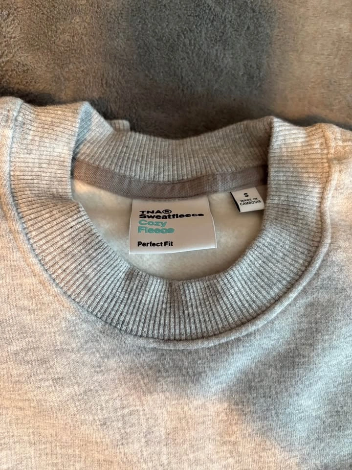 3 TNA Perfect Fit Crewnecks (Size S) - photo 4