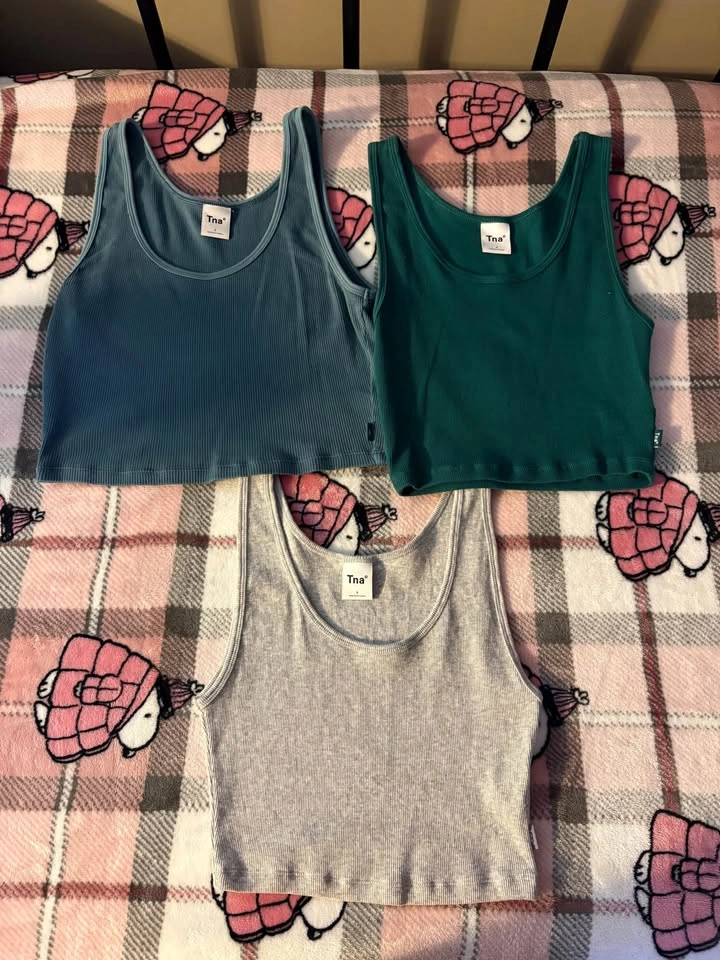 TNA Tank tops (size small) - photo 3
